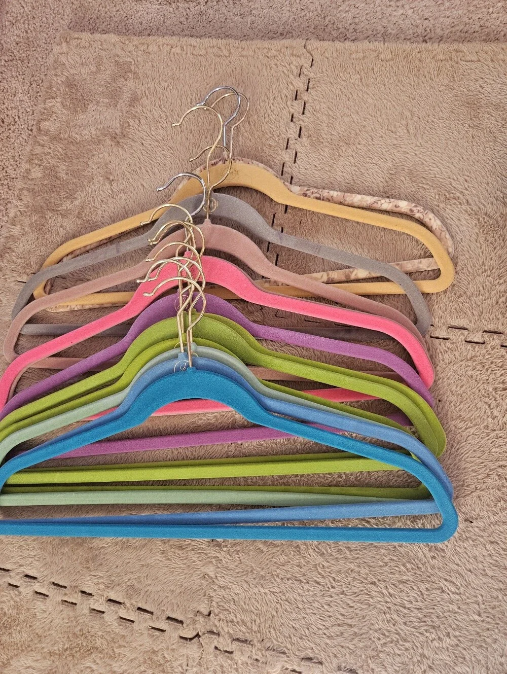 Non-Branded Multicolor Velvet Slim Clothes Hangers - 13 Pack